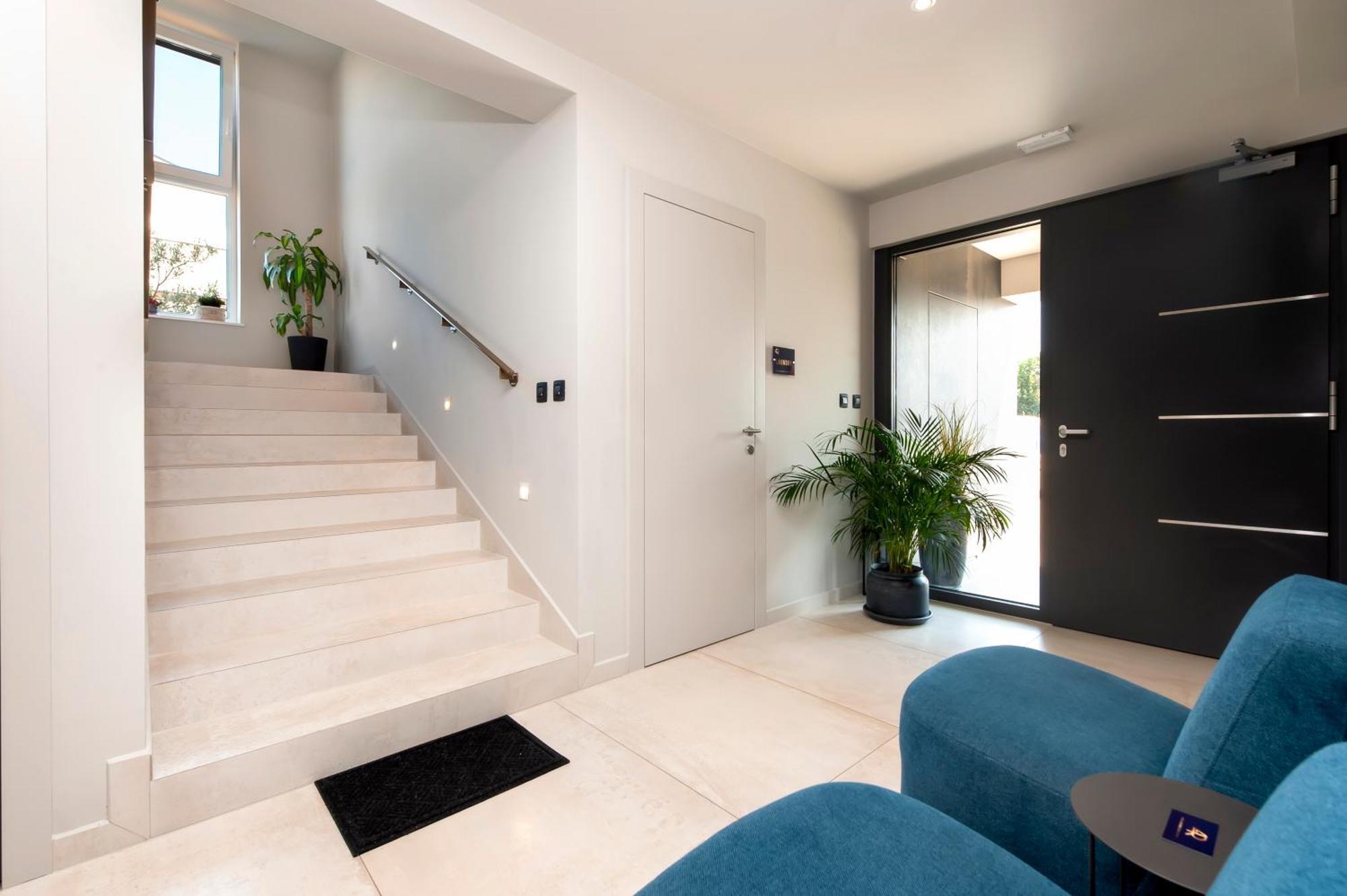 Apartment 4r Royal Rojnic 2