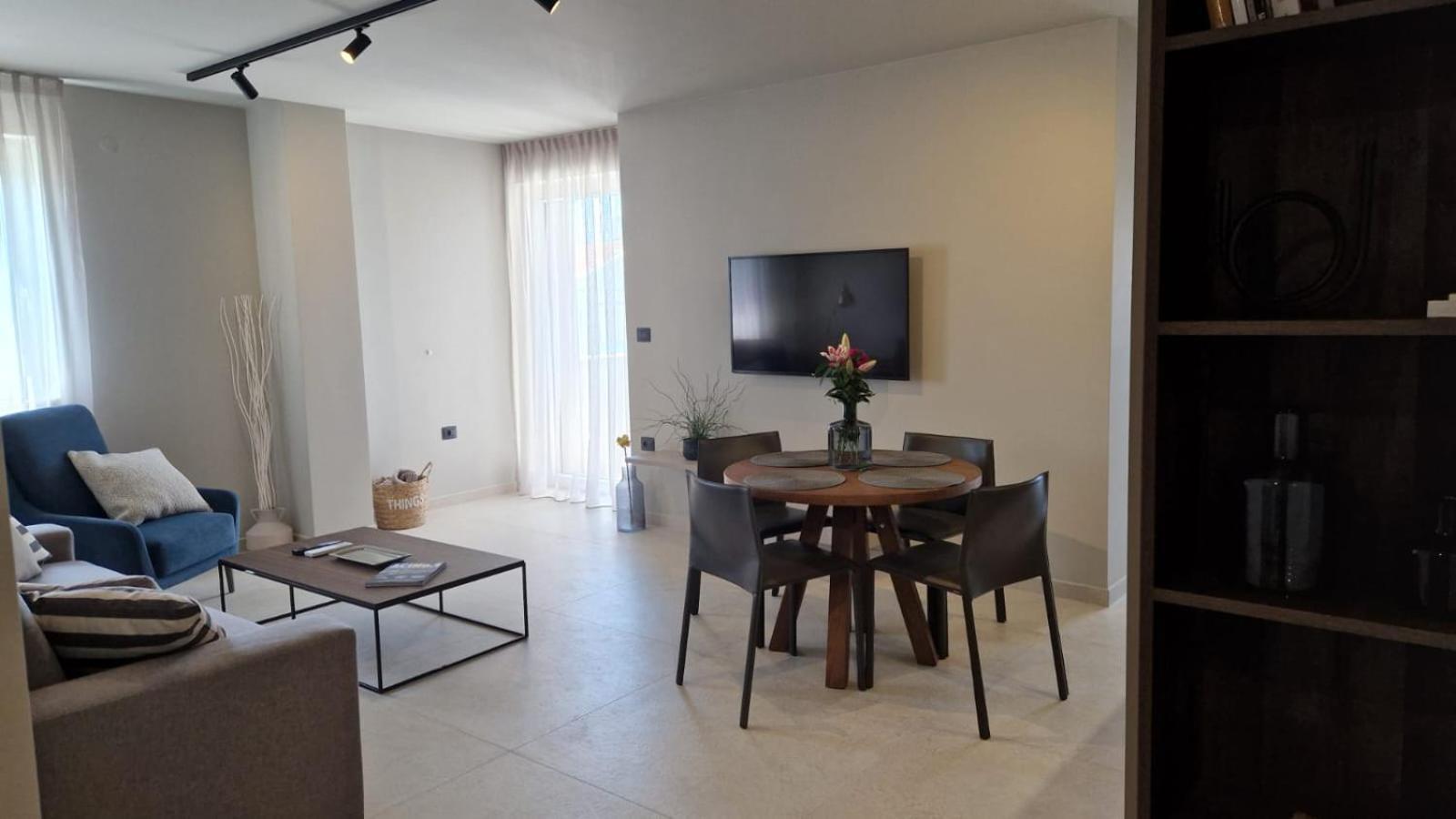 4r Royal Rojnic 2 Apartment